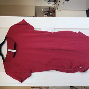 Athleta Speedlight Tee in Rich Burgundy Red